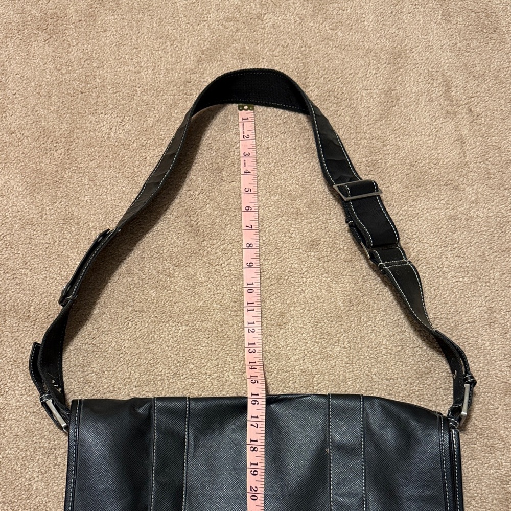 Kenneth Cole Reaction Dark Leather Messenger Bag with shoulder strap adjustable - Picture 11 of 13